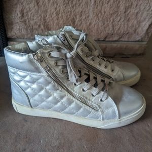 Steve Madden silver tennis shoes 7 1/2